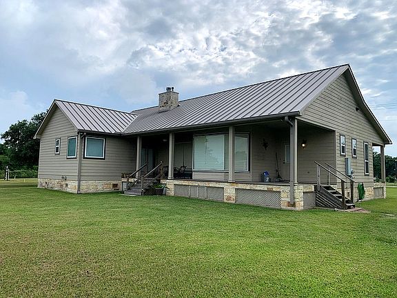 4th image of 361 Industrial Ave