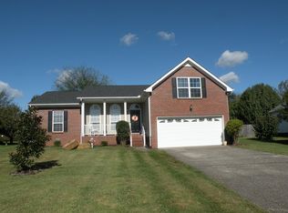 588 Bradford Dr, Gallatin, TN 37066