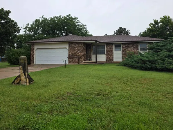 325 Kunkle Dr, Ellsworth, KS 67439