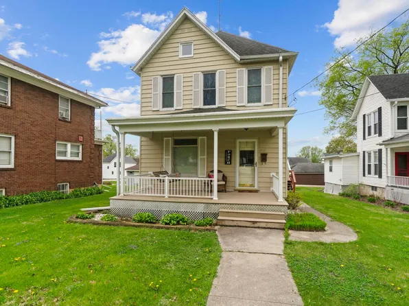 1221 W Lincoln Blvd, Freeport, IL 61032