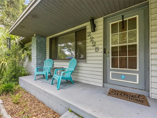 2225 NE 6th Ter, Gainesville, FL 32609