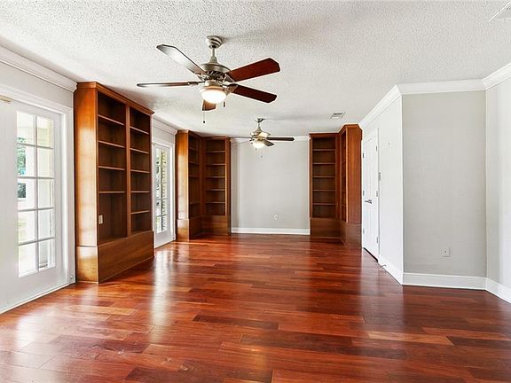 4th image of 3825 Severn Ave