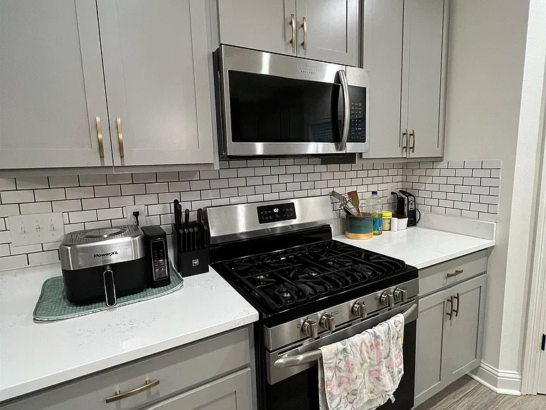 18945 Corlis Green Dr — Photo 11