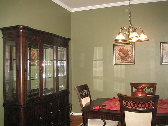 5th image of 9101 Quincy Ave