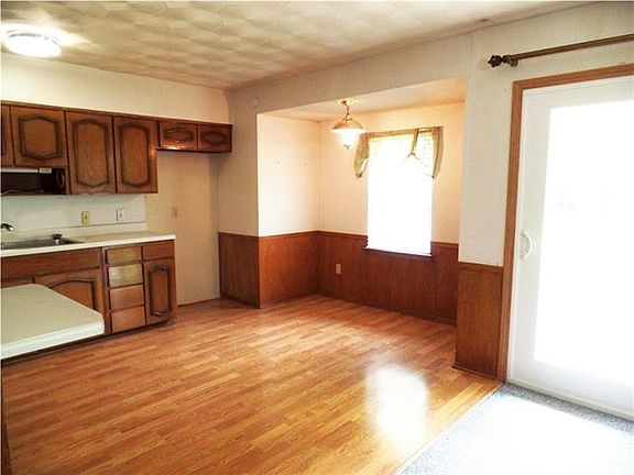 3rd image of 3213 Cheryl Ln