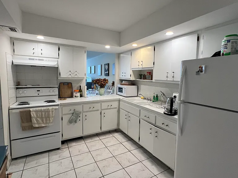 1301 Miami Gardens Dr #514W — Photo 10