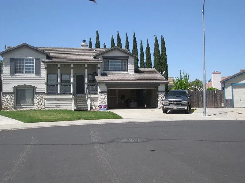 742 Cherry Hills Ct photo 1
