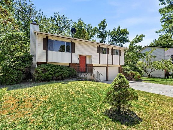 2nd image of 307 Bluebird Ct