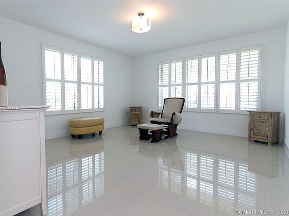 4th image of 10178 Collins Ave APT 201