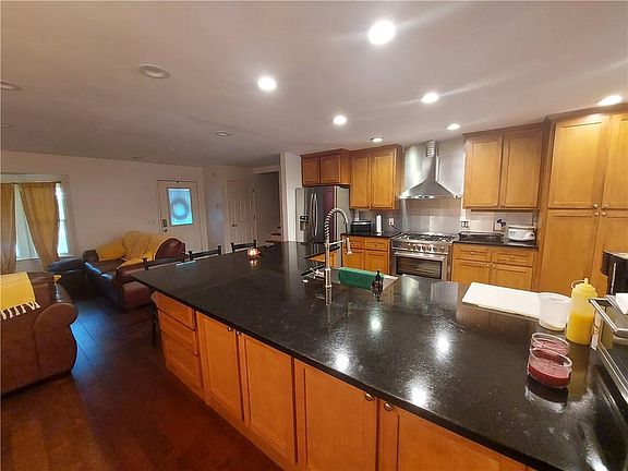 5th image of 2401 Chauncey Ln SW