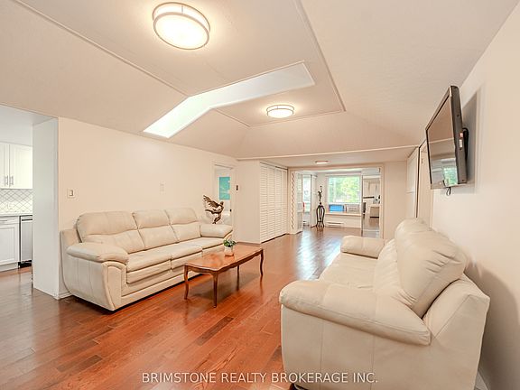 5th image of 3923 Algonquin Ave