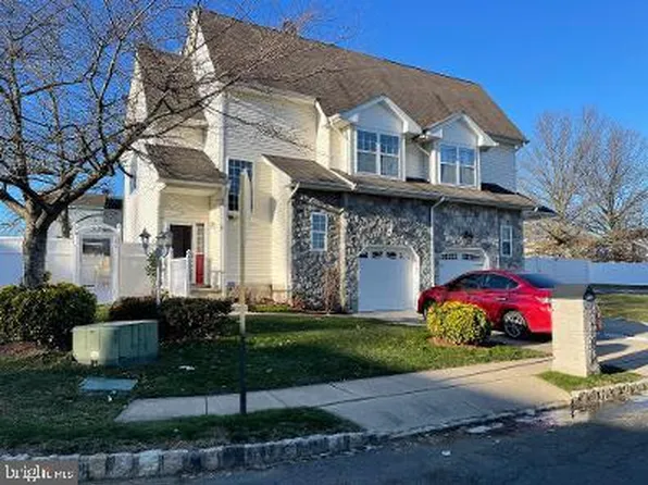 7 Bonnie Ct, Lawrence Township, NJ 08648