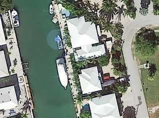 681 8th St, Key Colony Beach, FL 33051