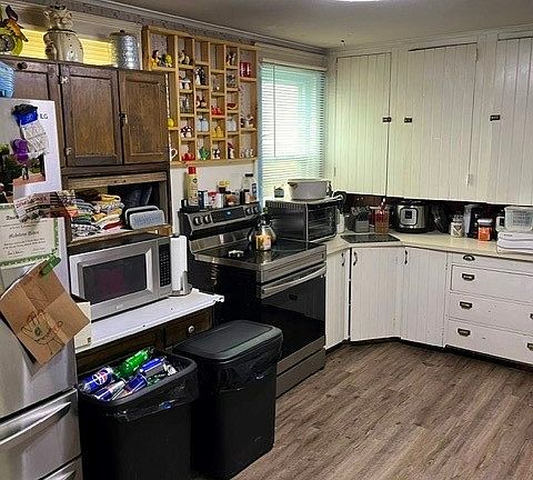 4th image of 4529 Verona St