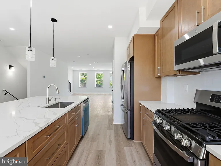 2404 N Capitol St NW #B — Photo 16