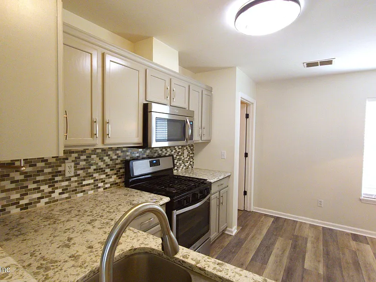 11155 Stanley Steamer Ln — Photo 4