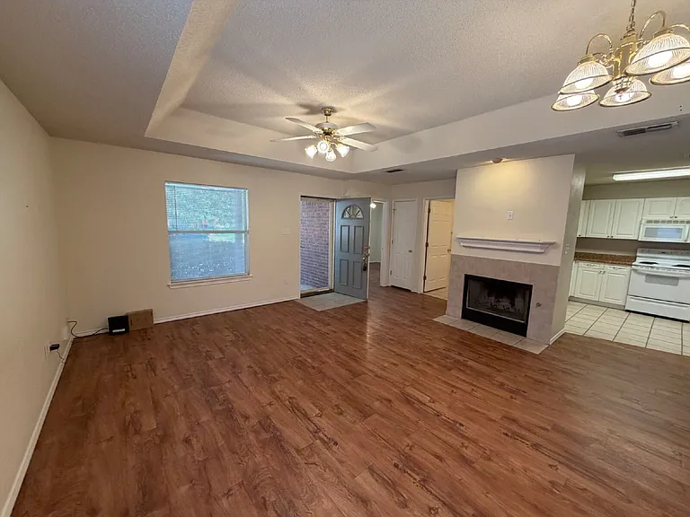 9709 Joliet Ave — Photo 2