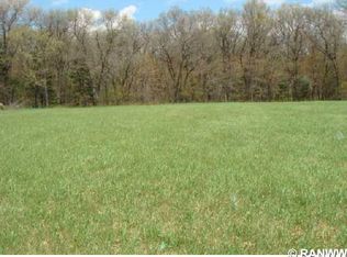 9 Samso Ln, Fairchild, WI 54741