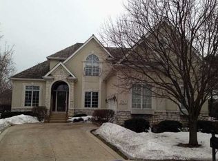 1202 Arborside Dr, Aurora, IL 60502