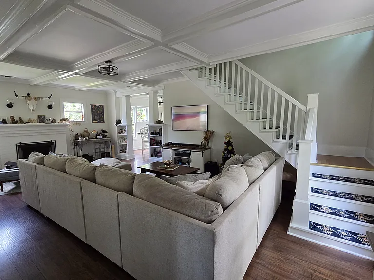 1751 Hough St — Photo 2