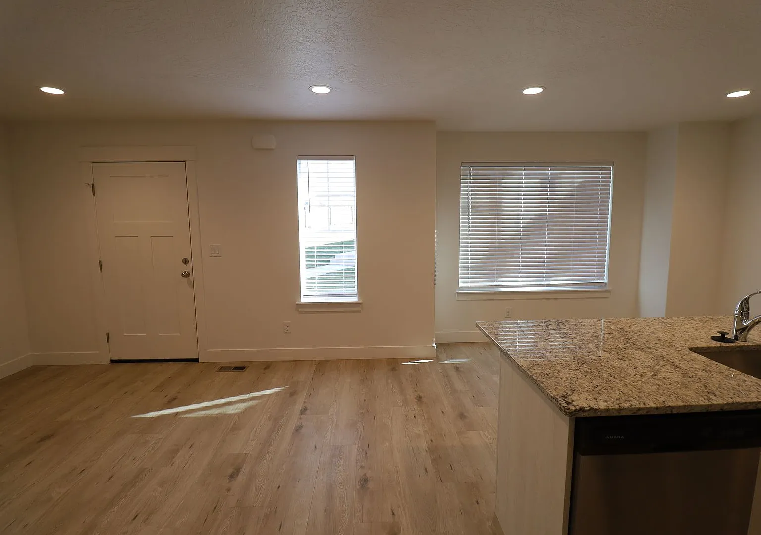 Holiday Move-In Special! Brand New Santaquin Townhomes — Photo 3