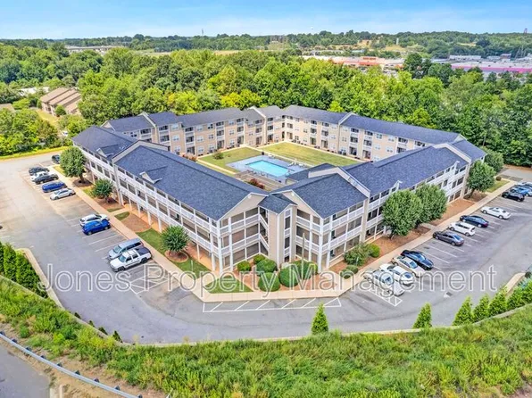 303I Country Club Dr NE, Concord, NC 28025