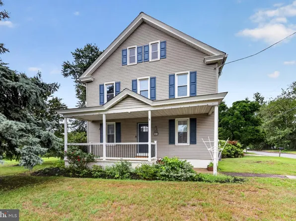 27 1st St, Thorofare, NJ 08086