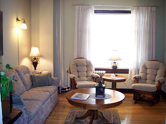 Room 305 sitting area