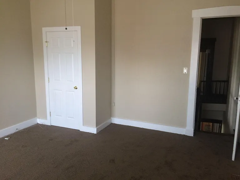 229 James St — Photo 8