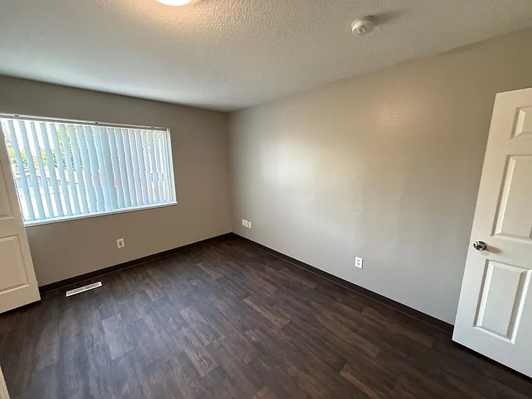 4312 Sacramento Ct NE — Photo 17