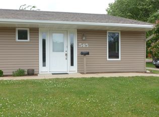 545 River Bluff Dr, Windom, MN 56101