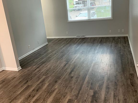 5th image of 105 W 19th Ave