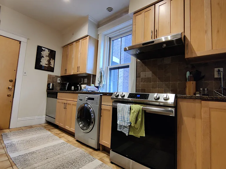 66 Marshal St #6 — Photo 6