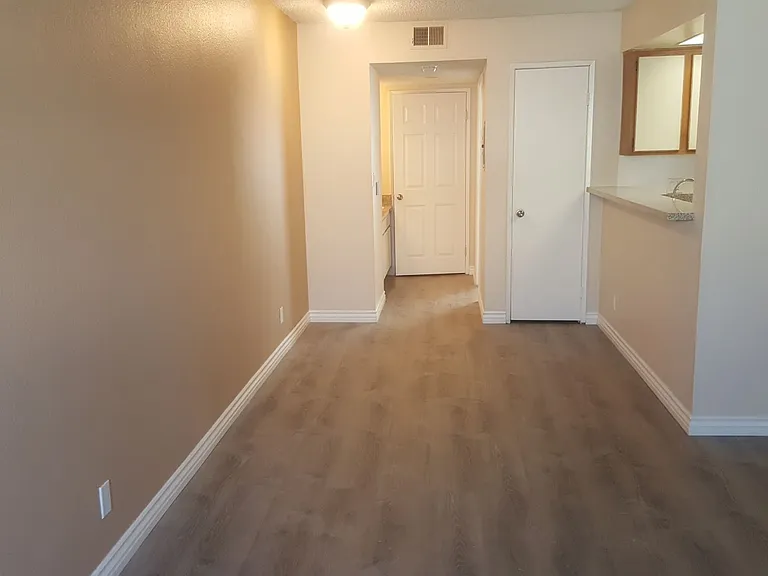 Ally's Flower Apartments LLC — Photo 24