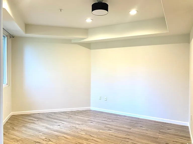 1101 S Main St #103 — Photo 7