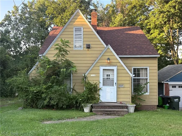1026 E Schaaf Rd, Brooklyn Heights, OH 44131