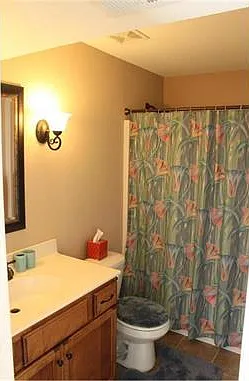 Lower Level Full Bath