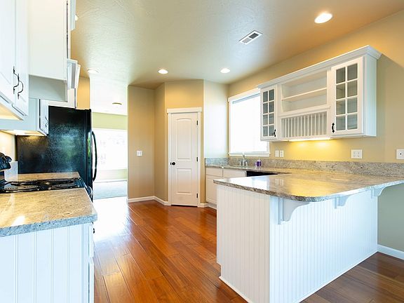 3rd image of 78 Wolf Fork Pl
