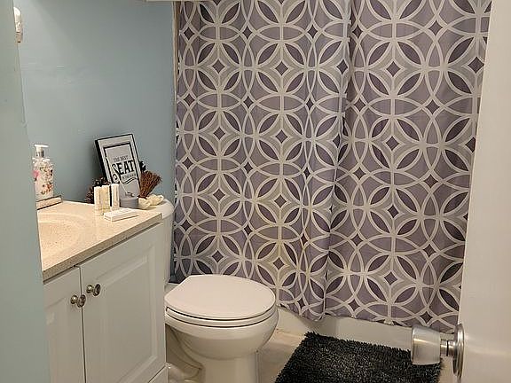 2nd bathroom