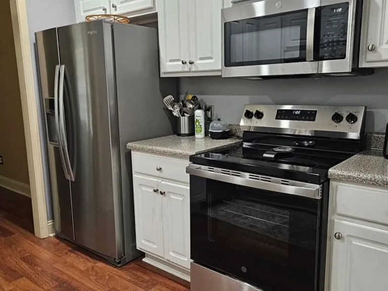 304 Christopher Luke Cir — Photo 5