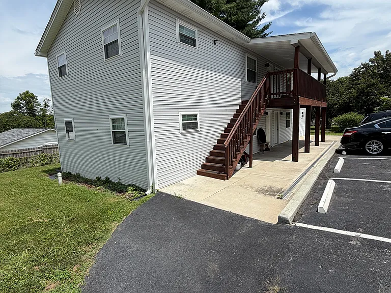 2712 W Walnut St #2 — Photo 9