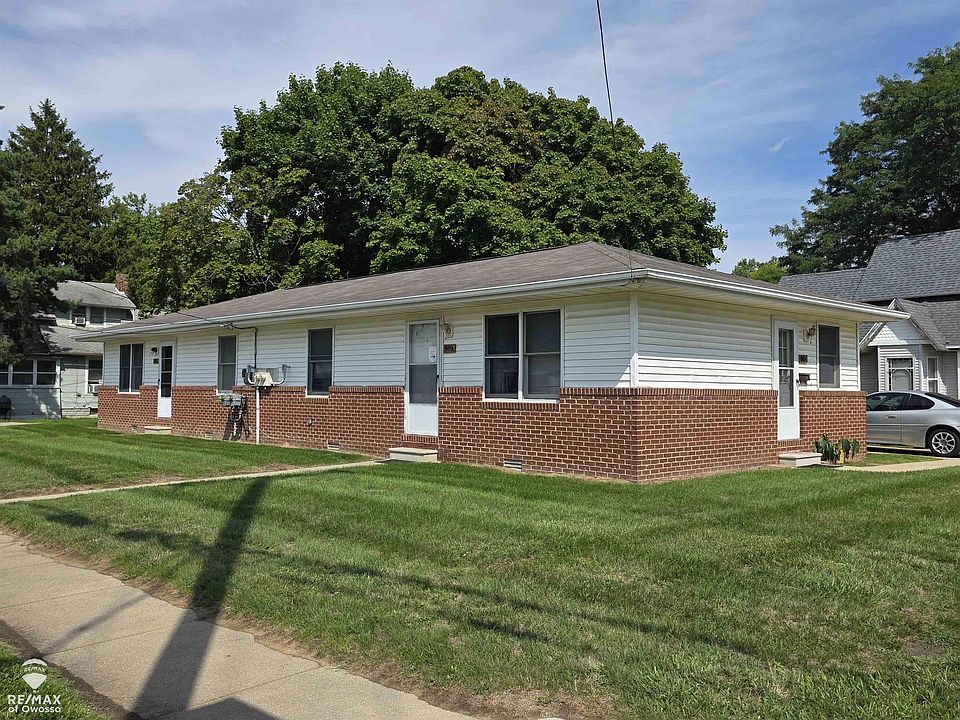 2nd image of 801 Corunna Ave