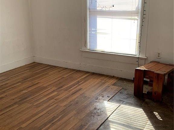 4th image of 1633 Xenia Ave