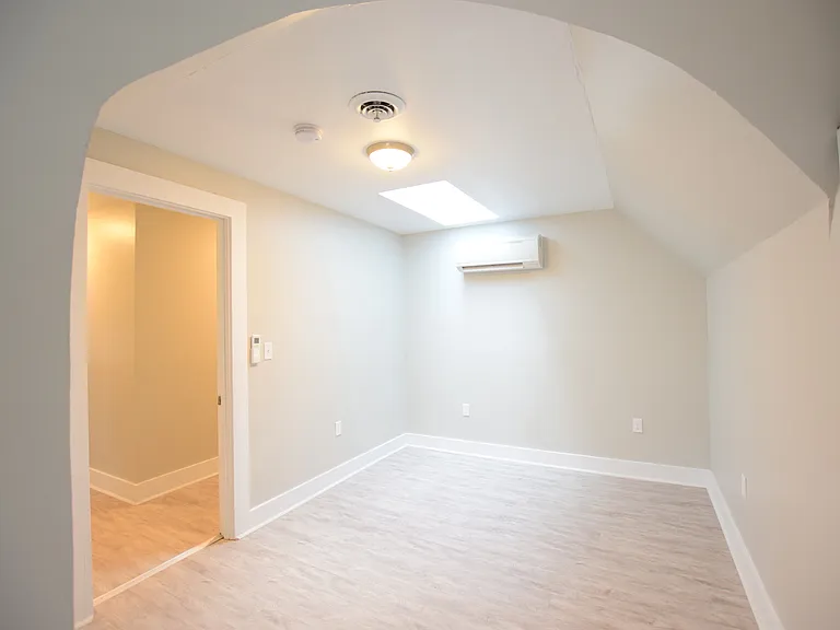 1002 N Aurora St — Photo 66