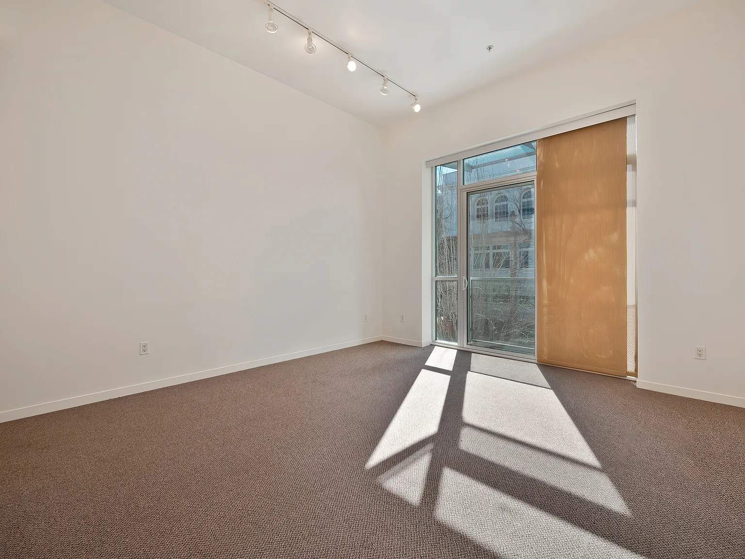 1 bed, 708 sqft, $1,895 — Photo 4