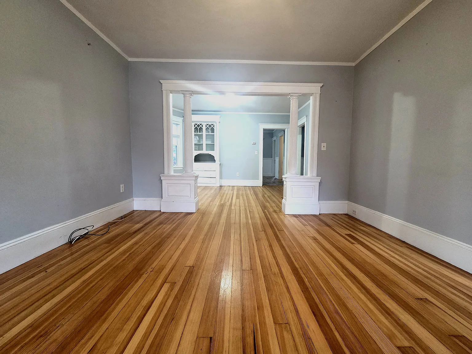 19 Leavitt St — Photo 2