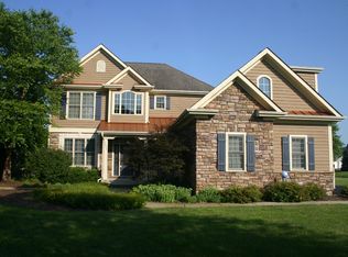 1502 Providence Dr, McHenry, IL 60051