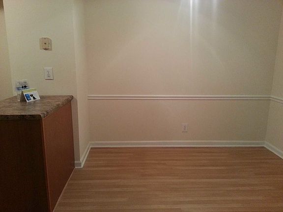 5th image of 103 Village Ln APT F