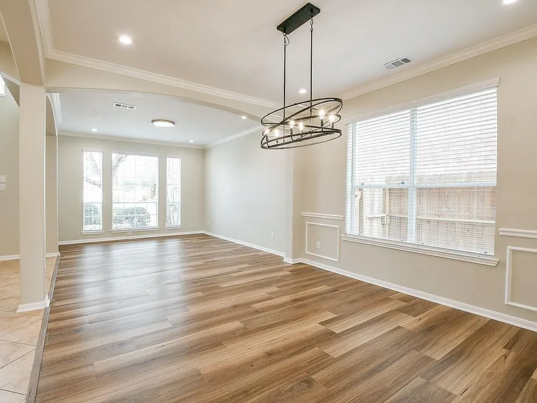 815 Robins Way — Photo 9