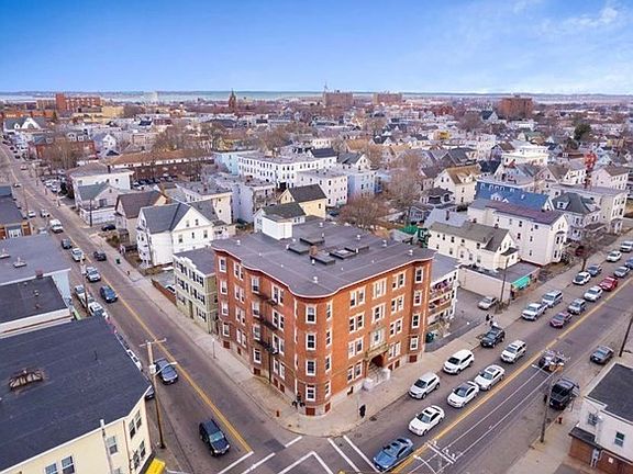 2nd image of 526 Western Ave
